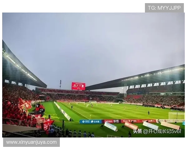 足球之夜铁人冲超成功 辽宁足球迎秋收新篇章喜获佳绩