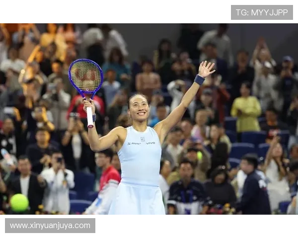 中网赛场郑钦文专注备战展现强劲状态与必胜信念冲击佳绩荣耀时刻