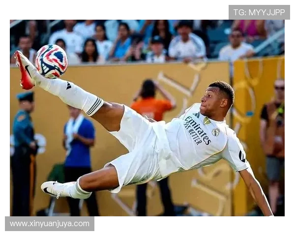 米利唐与姆巴佩亲密合影分享兄弟情深瞬间引发球迷热议